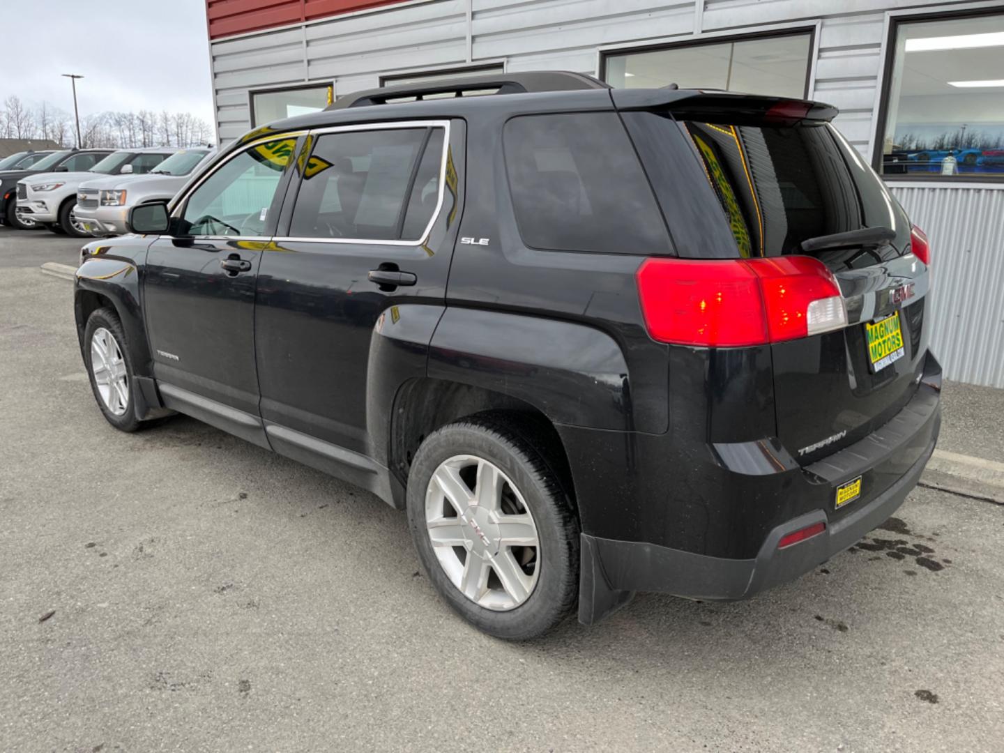 2011 Black /charcoal cloth GMC Terrain SLE2 AWD (2CTFLTEC8B6) with an 2.4L L4 DOHC 16V engine, 6-Speed Automatic transmission, located at 1960 Industrial Drive, Wasilla, 99654, (907) 274-2277, 61.573475, -149.400146 - Photo#2